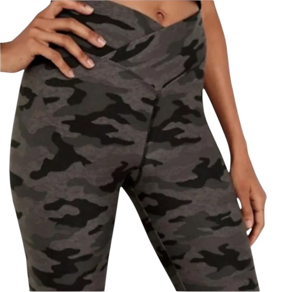 PINK Victoria’s Secret camo print leggings size XL - Picture 11 of 13